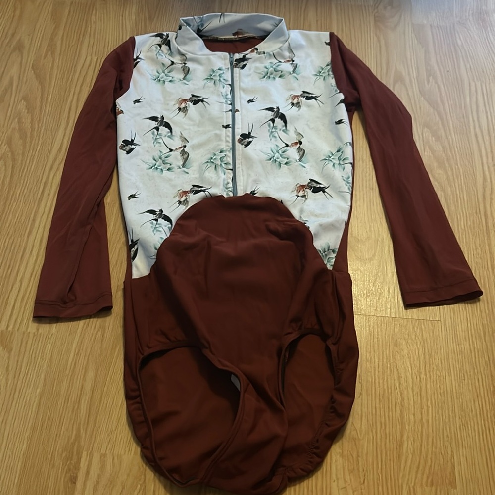Eleve leotard size large